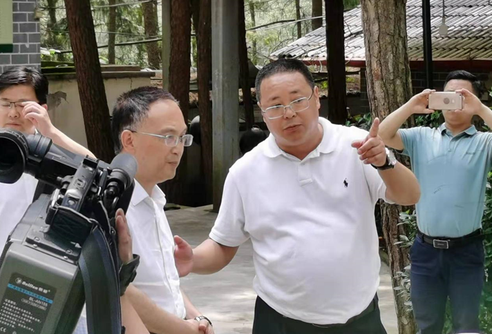 巴中市委常委、袁聞聰赴巴中師巴山牧業(yè)股份有限公司開展服務(wù)巴商返鄉(xiāng)創(chuàng)業(yè)專題調(diào)研