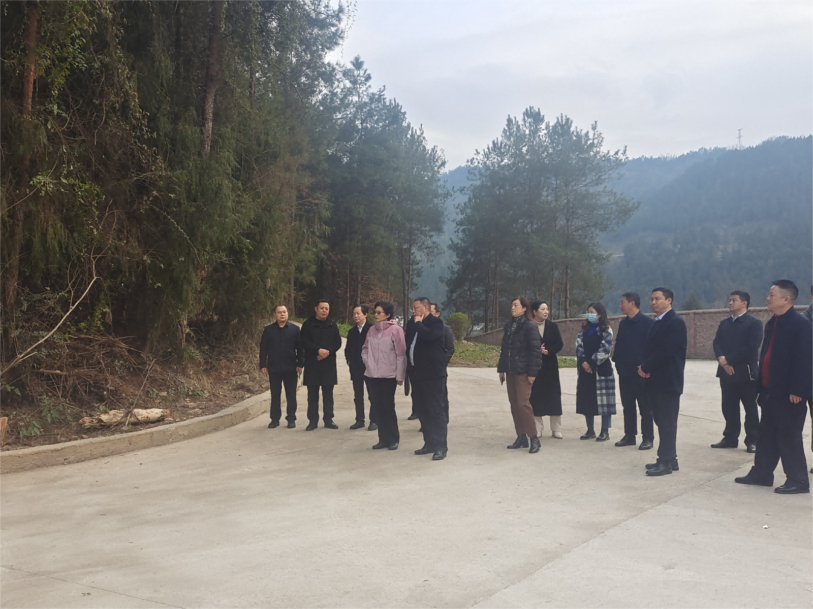 巴中市委常委、市委統(tǒng)戰(zhàn)部部長、市總工會主席溫奇志一行來我公司調(diào)研考察